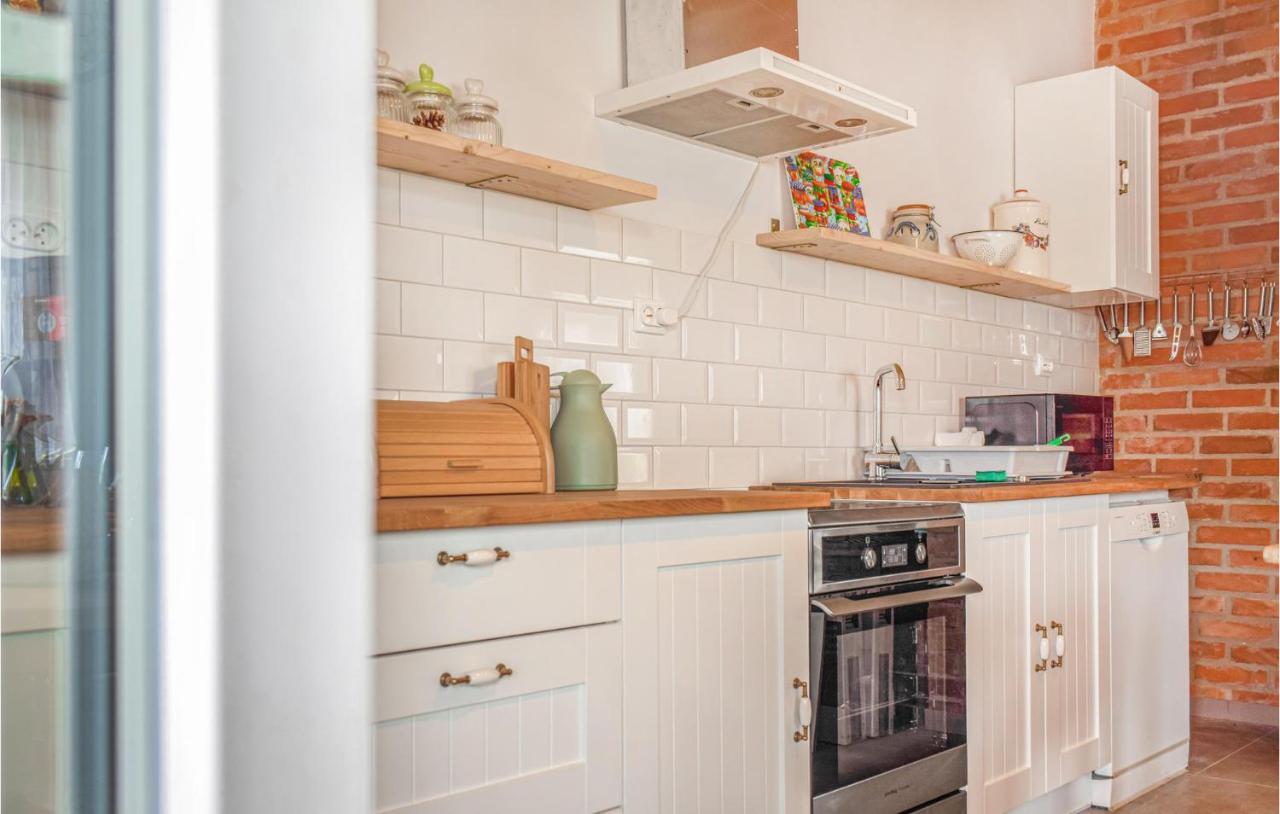 Nice Home In Nowe Warpno With Kitchen Ngoại thất bức ảnh